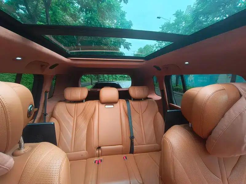 Looking up at the 2023 U8 Luxury Edition — миниатюра 15