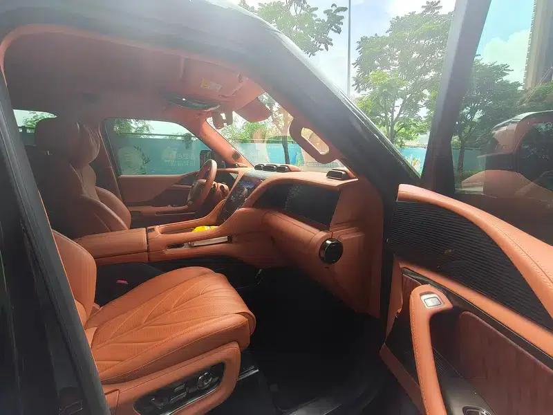 Looking up at the 2023 U8 Luxury Edition — миниатюра 18