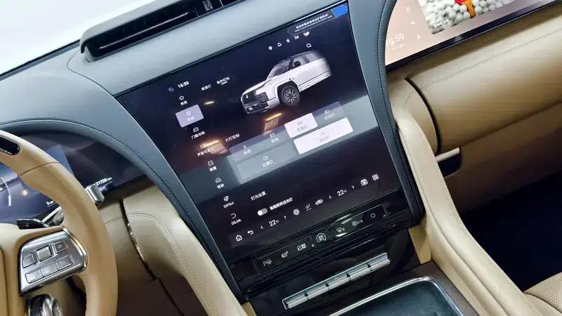 Looking up at the 2025 U8L Dingshi Edition — миниатюра 12