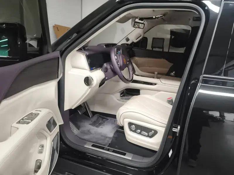 Looking up at the 2025 U8L Dingshi Edition — миниатюра 8