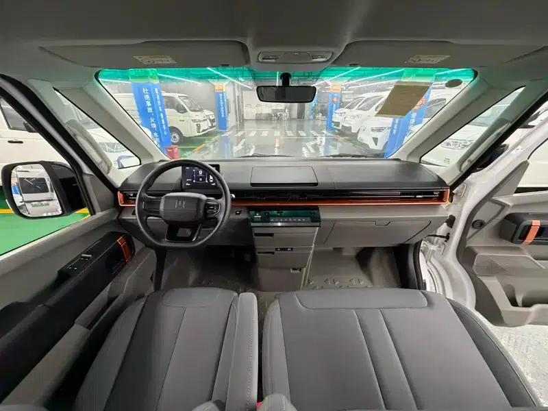 Super VAN 2025 Model, Sporty Edition, Mid-Wheelbase, Mid-Roof, 51kWh — миниатюра 11