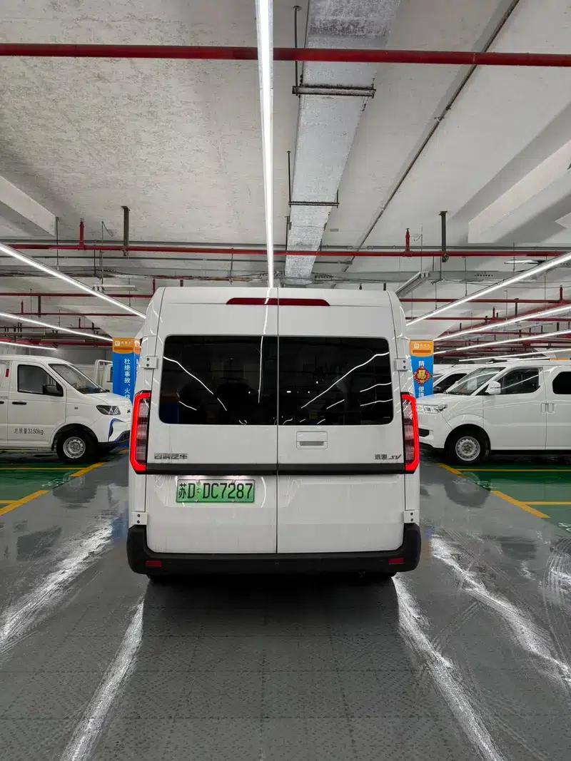 Super VAN 2025 Model, Sporty Edition, Mid-Wheelbase, Mid-Roof, 51kWh — миниатюра 4