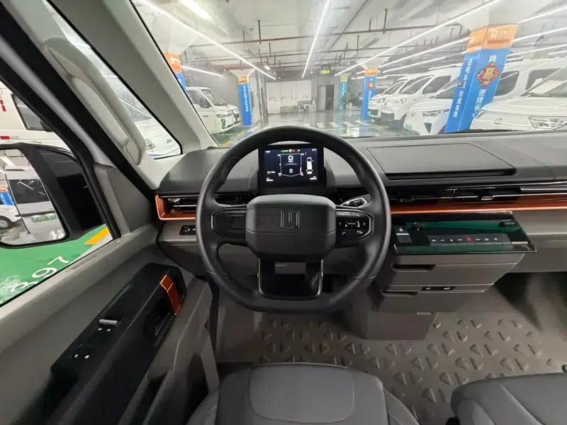 Super VAN 2025 Model, Sporty Edition, Mid-Wheelbase, Mid-Roof, 51kWh — миниатюра 10
