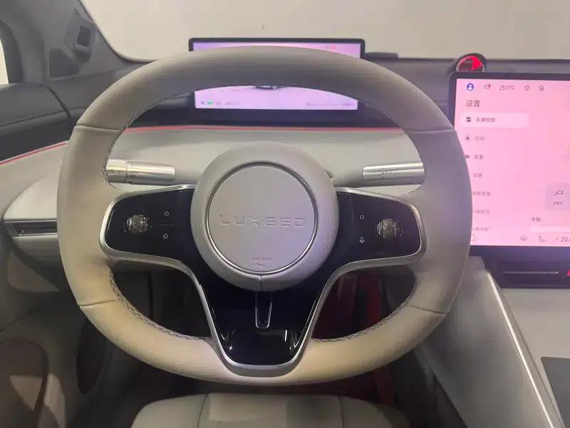 Zhijie S7 2025 Max Rear-Wheel Drive Long Range Edition — миниатюра 16