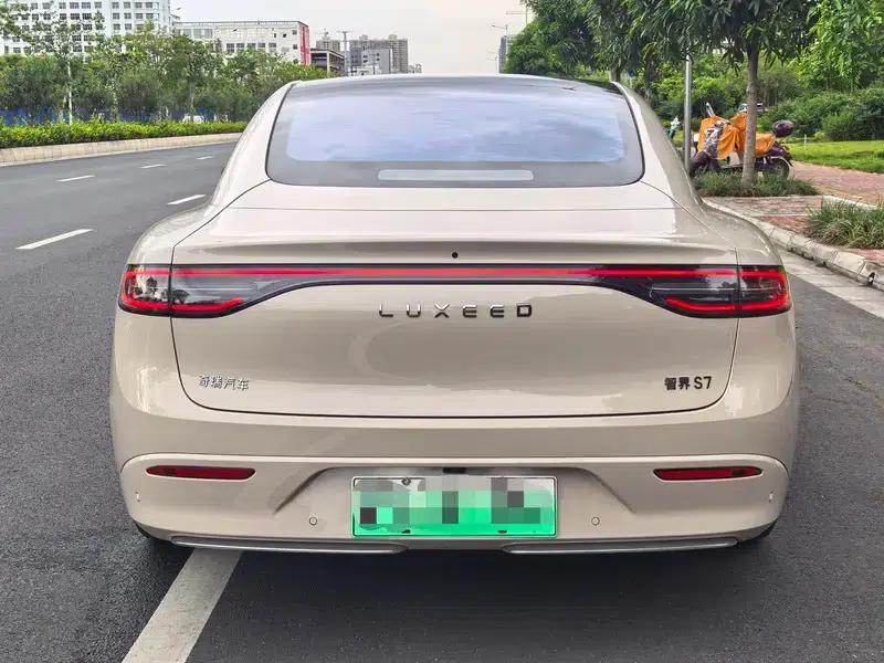 Zhijie S7 2025 Max Rear-Wheel Drive Long Range Edition — миниатюра 6