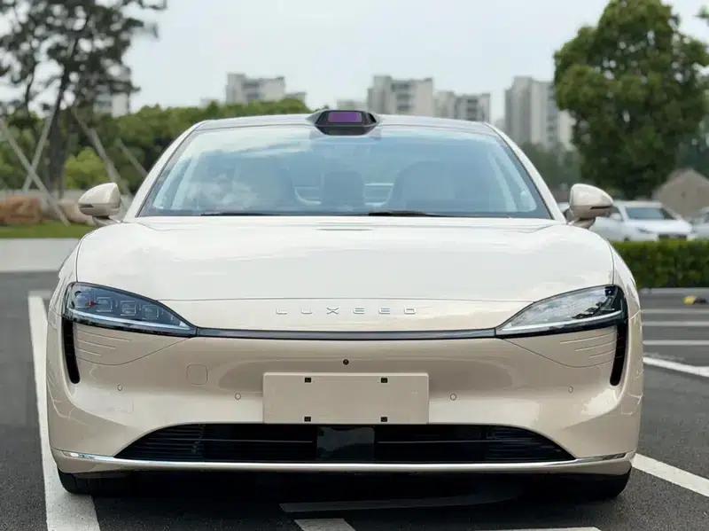 Zhijie S7 2025 Max Rear-Wheel Drive Long Range Edition — миниатюра 2