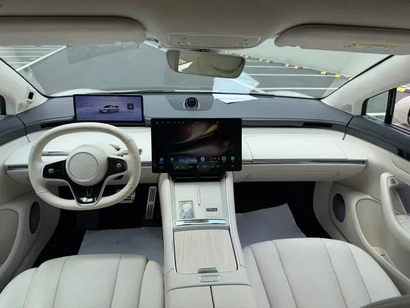 Zhijie S7 2025 Max Rear-Wheel Drive Long Range Edition — миниатюра 9