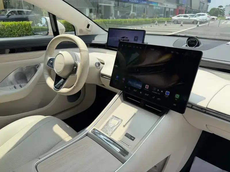 Zhijie S7 2025 Max Rear-Wheel Drive Long Range Edition — миниатюра 10