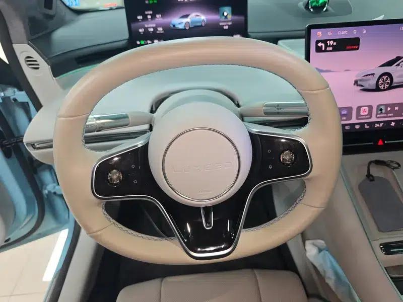 Zhijie S7 2025 Max Rear-Wheel Drive Long Range Edition — миниатюра 11