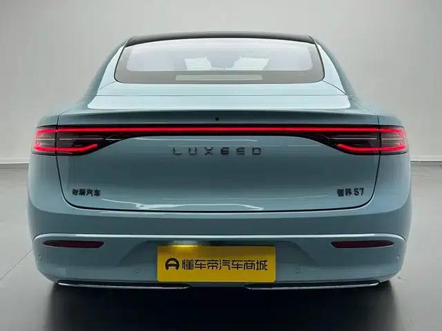 Zhijie S7 2025 Max Rear-Wheel Drive Long Range Edition — миниатюра 6