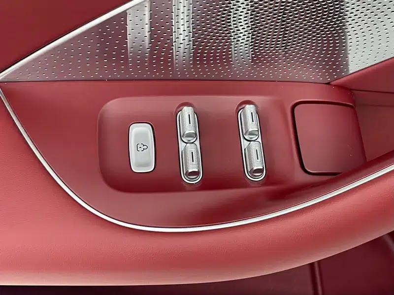 Zhijie S7 2024 Pro Rear-Wheel Drive Long-Range Edition — миниатюра 12