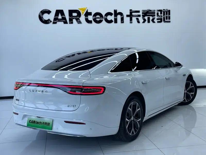 Zhijie S7 2024 Pro Rear-Wheel Drive Long-Range Edition — миниатюра 4