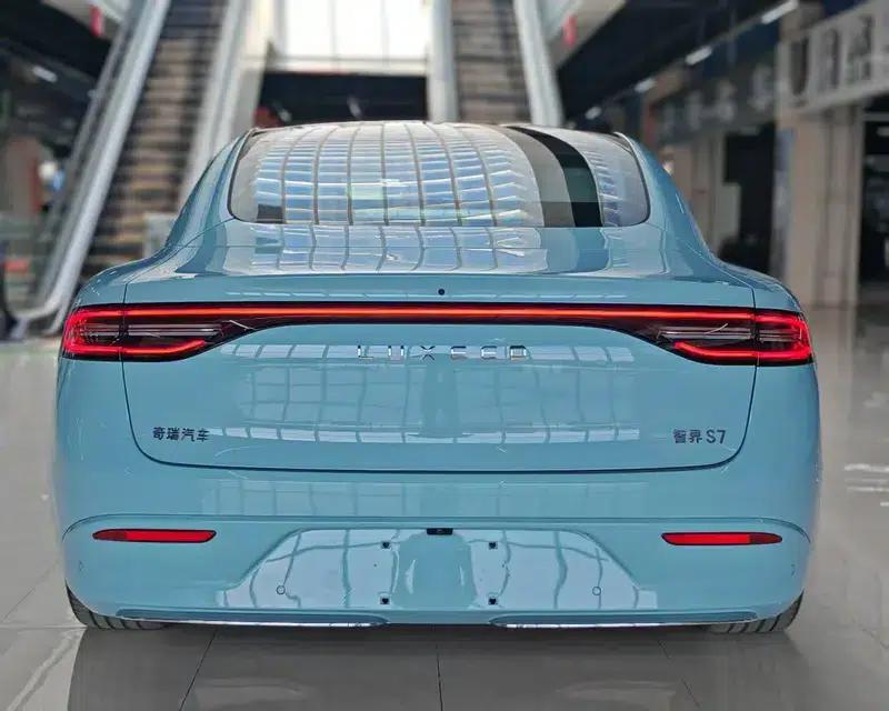 Zhijie S7 2025 Ultra AWD Long Range Edition — миниатюра 5