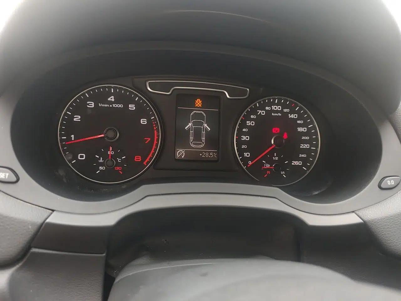 Audi Q3 2015 30 TFSI Ambition Edition — миниатюра 11