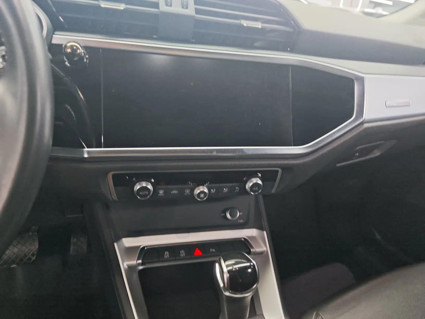 Audi Q3 2019 35 TFSI Advanced Style Edition — миниатюра 11
