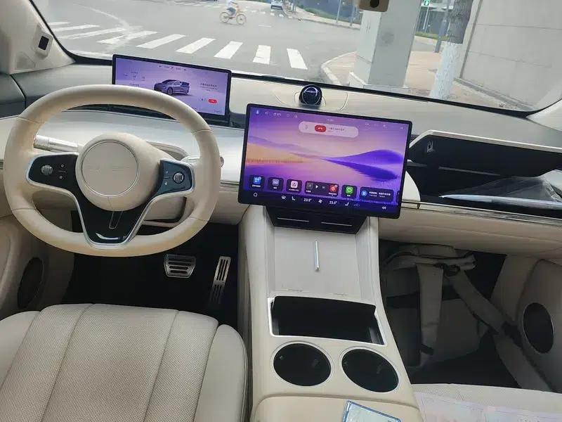 2025 Smart World R7 Extended Range 53.4kWh Ultra 4WD Edition — миниатюра 10