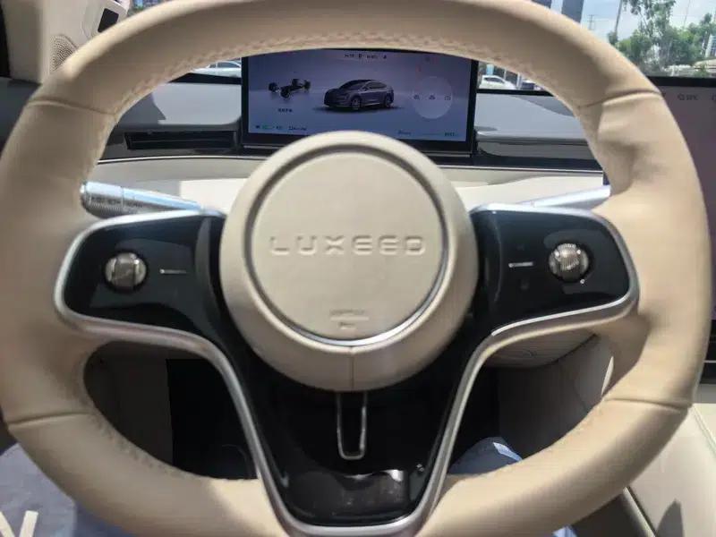 Zhijie R7 2024 Pure Electric 82kWh Max Rear-Wheel Drive Version — миниатюра 15