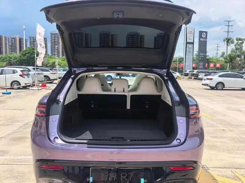 Zhijie R7 2024 Pure Electric 82kWh Max Rear-Wheel Drive Version — миниатюра 19