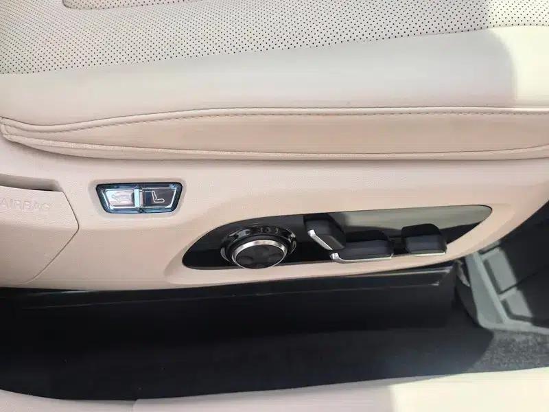 Zhijie R7 2024 Pure Electric 82kWh Max Rear-Wheel Drive Version — миниатюра 10