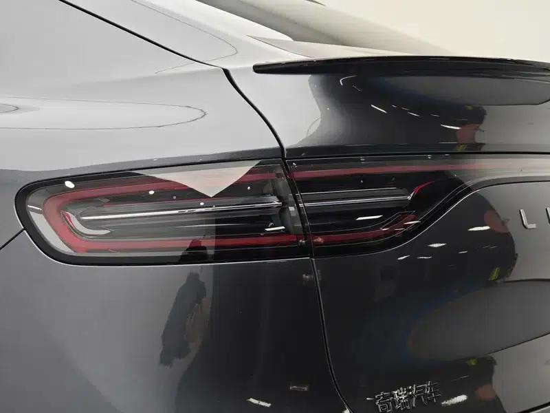 Zhijie R7 2024 Pure Electric 100kWh Max Rear-Wheel Drive Version — миниатюра 13
