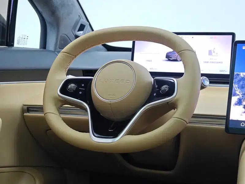 Zhijie R7 2024 Pure Electric 100kWh Max Rear-Wheel Drive Version — миниатюра 16