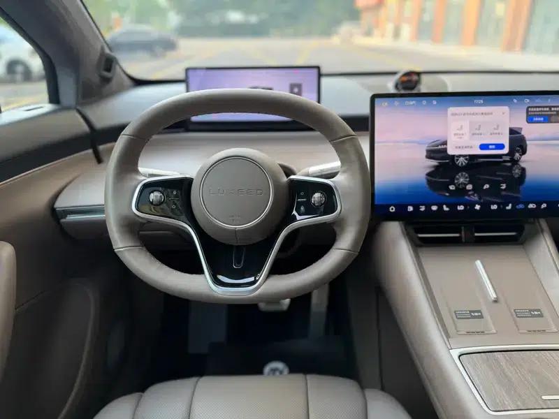 Zhijie R7 2024 Range Extender 37kWh Max Rear-Wheel Drive Version — миниатюра 8