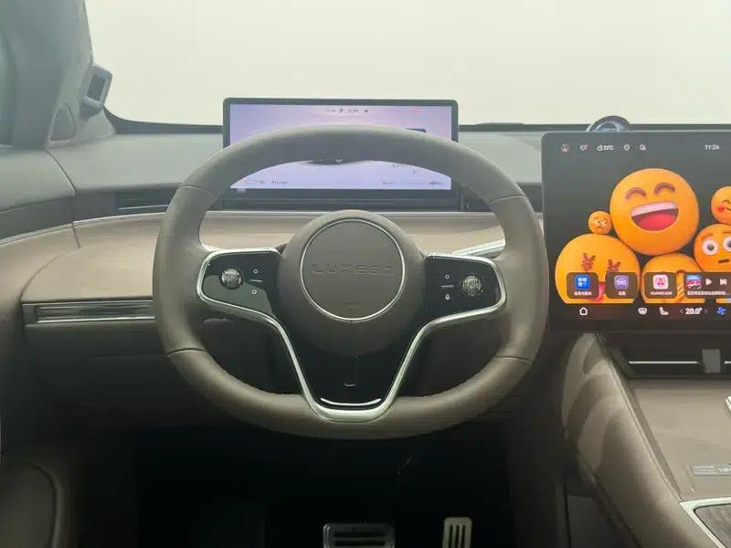 Zhijie R7 2024 Pure Electric 82kWh Max Rear-Wheel Drive Version — миниатюра 16