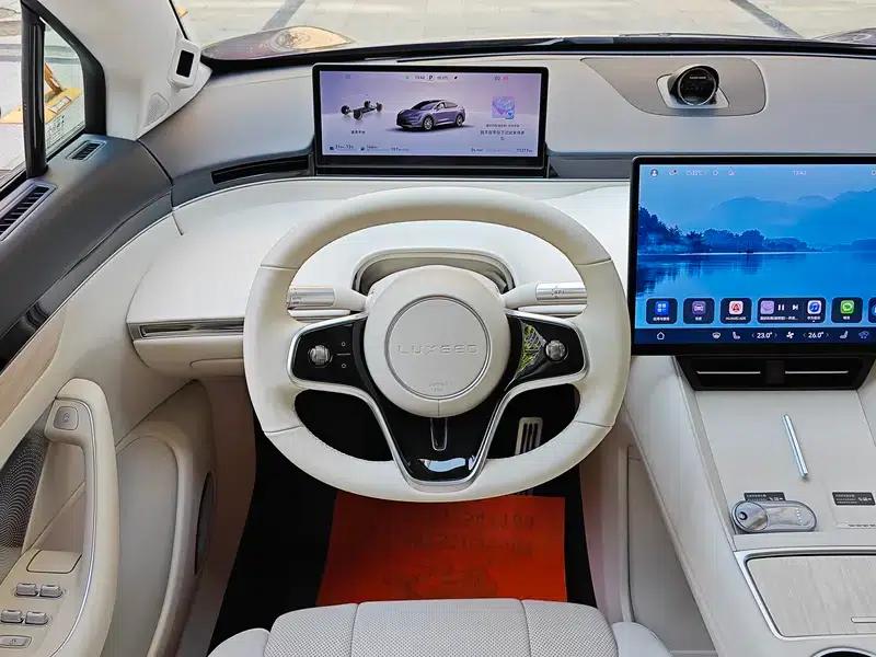 Zhijie R7 2024 Range Extender 37kWh Max Rear-Wheel Drive Version — миниатюра 13
