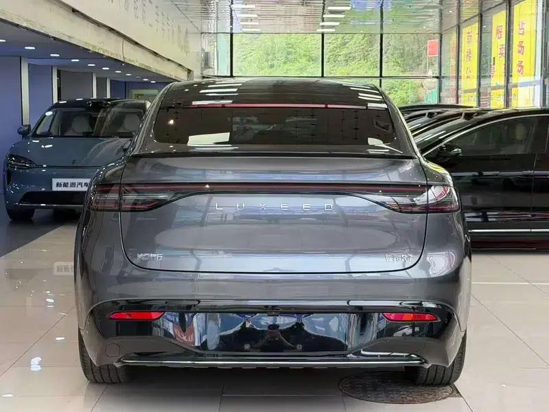 Zhijie R7 2024 Pure Electric 82kWh Pro Rear-Wheel Drive Edition — миниатюра 4
