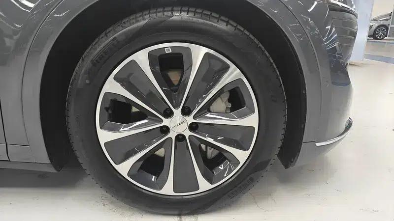 Zhijie R7 2024 Range Extender 37kWh Max Rear-Wheel Drive Version — миниатюра 13