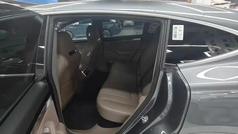 Zhijie R7 2024 Range Extender 37kWh Max Rear-Wheel Drive Version — миниатюра 19