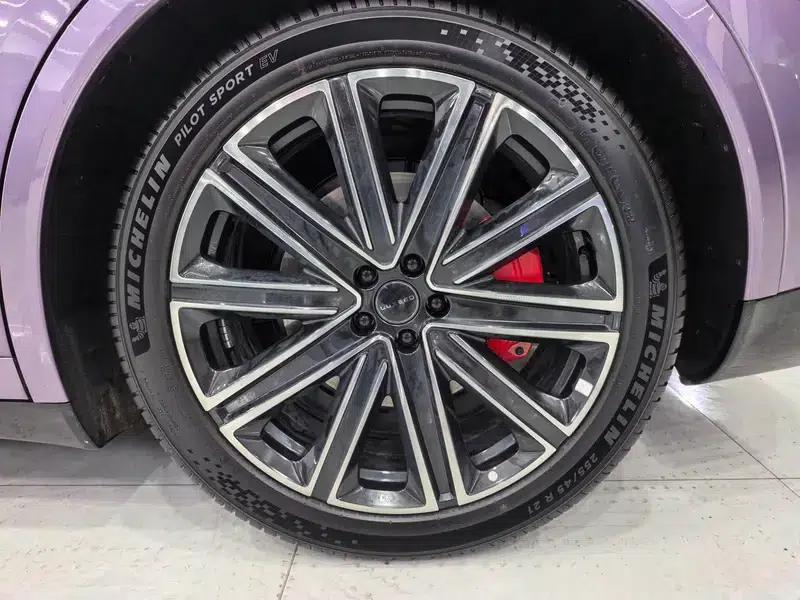 2025 Smart World R7 Extended Range 53.4kWh Ultra 4WD Edition — миниатюра 4