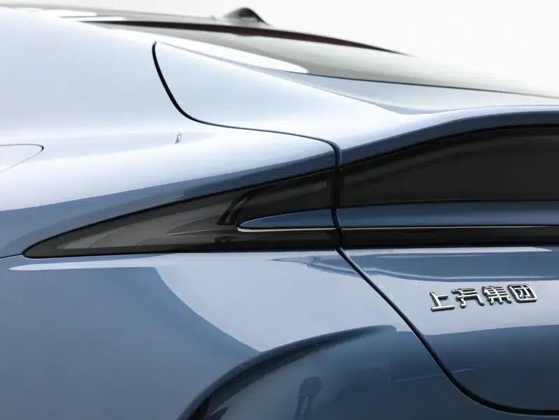 Zhiji L6 2024 Max Standard Edition 75kWh — миниатюра 13