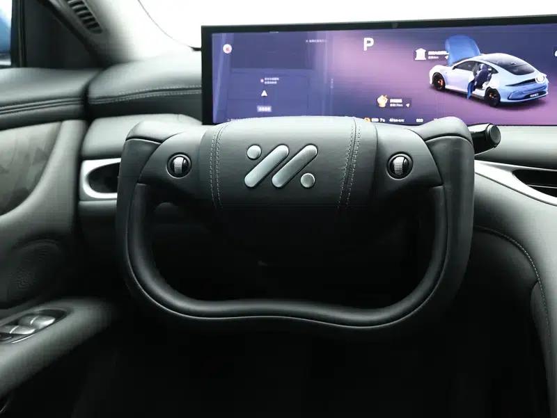 Zhiji L6 2024 Max Standard Edition 75kWh — миниатюра 16