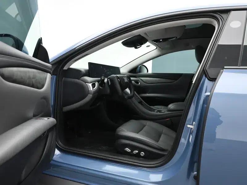 Zhiji L6 2024 Max Standard Edition 75kWh — миниатюра 17