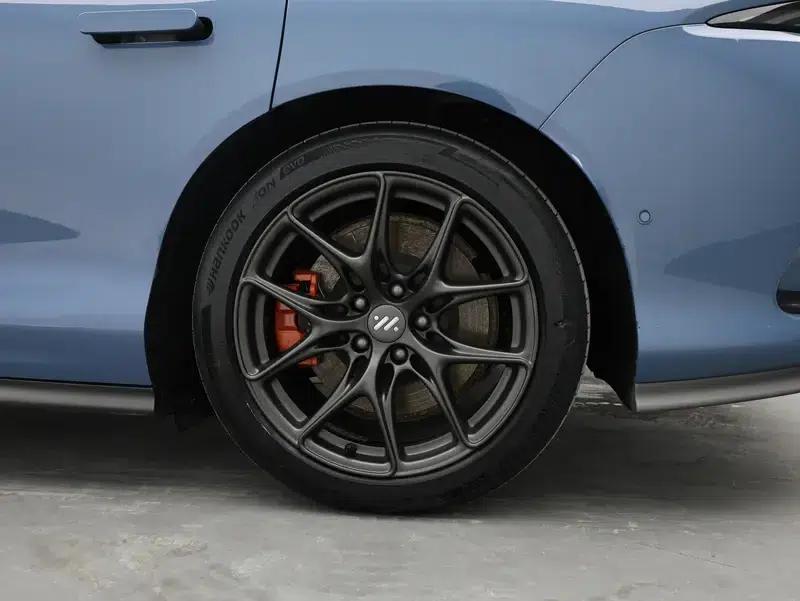 Zhiji L6 2024 Max Standard Edition 75kWh — миниатюра 9