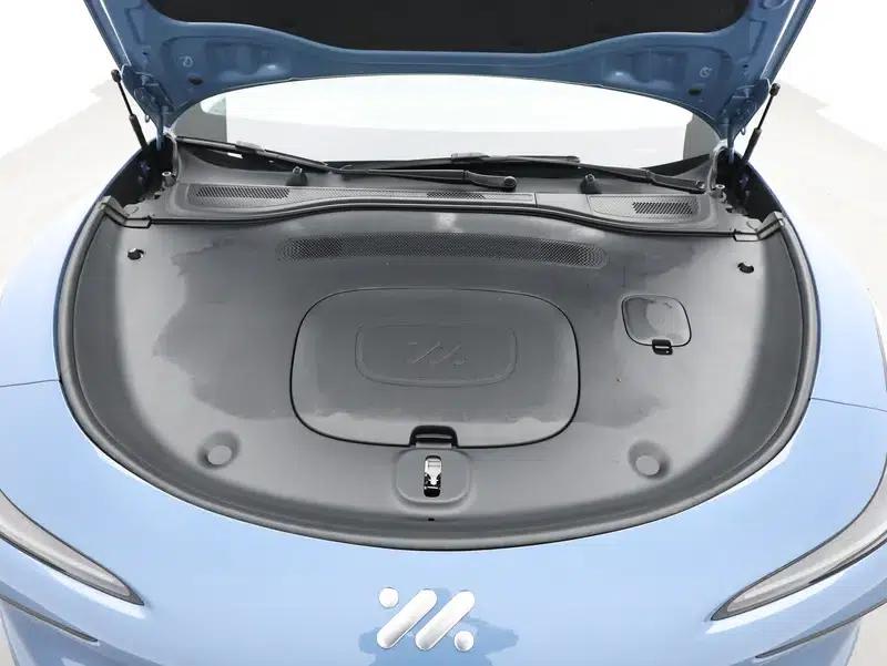 Zhiji L6 2024 Max Standard Edition 75kWh — миниатюра 10
