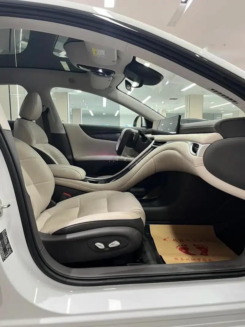 Zhiji L6 2024 Max Standard Edition 75kWh — миниатюра 14