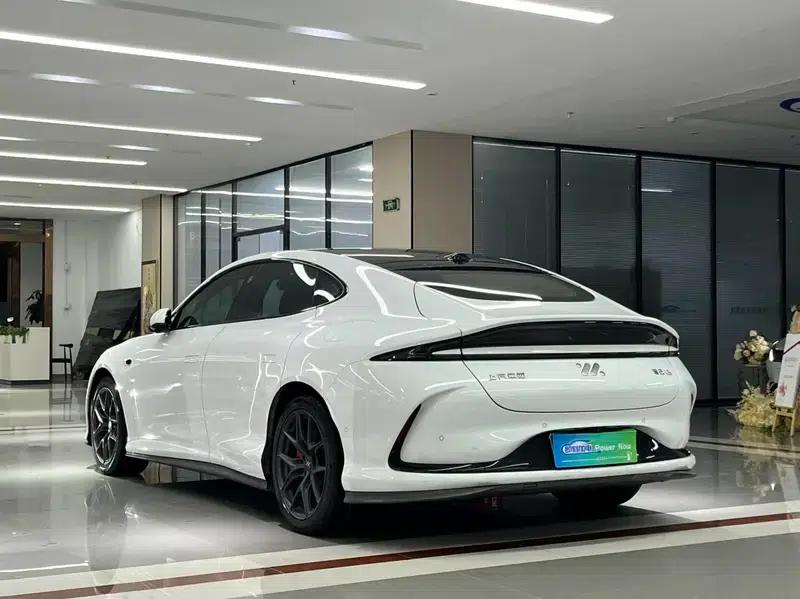 Zhiji L6 2024 Max Standard Edition 75kWh — миниатюра 4