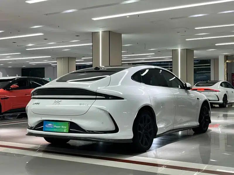 Zhiji L6 2024 Max Standard Edition 75kWh — миниатюра 7
