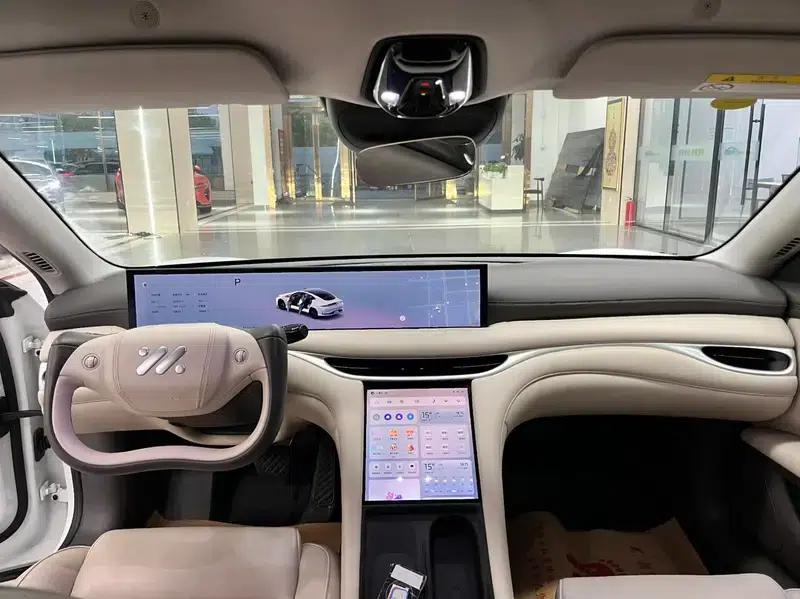 Zhiji L6 2024 Max Standard Edition 75kWh — миниатюра 11