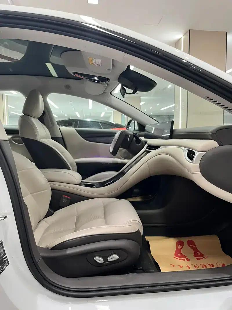 Zhiji L6 2024 Max Standard Edition 75kWh — миниатюра 15