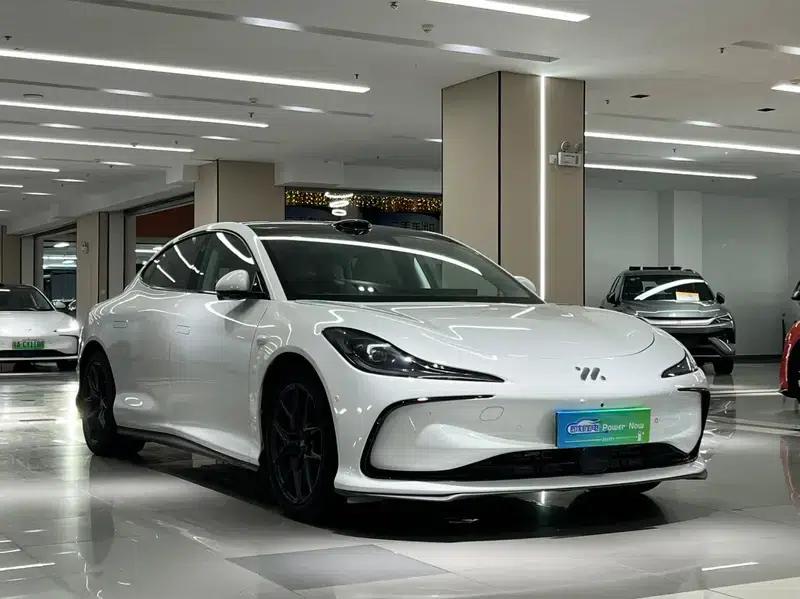 Zhiji L6 2024 Max Standard Edition 75kWh — миниатюра 3