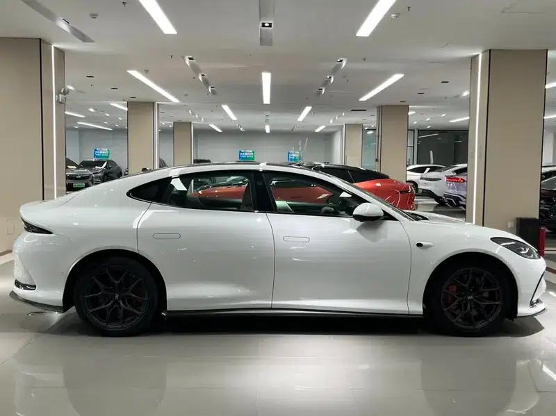 Zhiji L6 2024 Max Standard Edition 75kWh — миниатюра 7