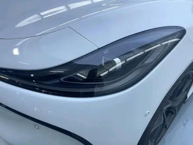 Zhiji L6 2024 Max Standard Edition 75kWh — миниатюра 12