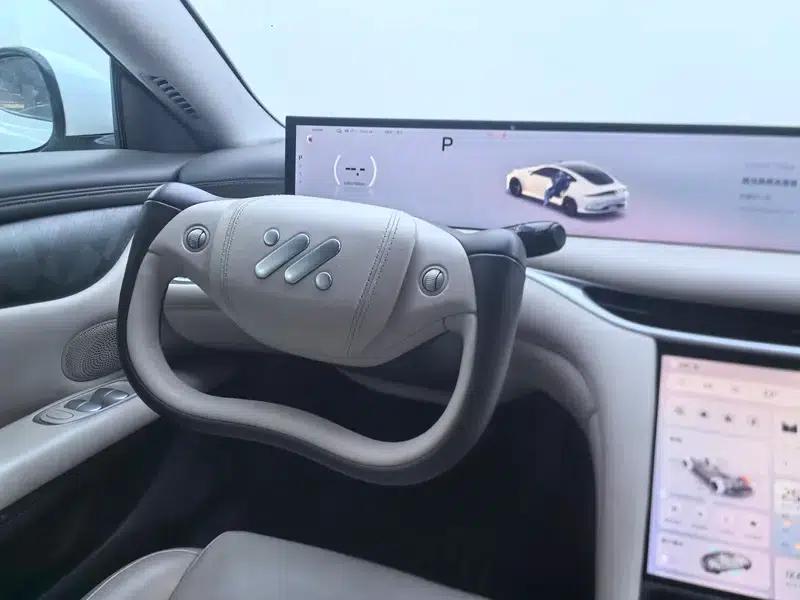 Zhiji L6 2024 Max Standard Edition 75kWh — миниатюра 16