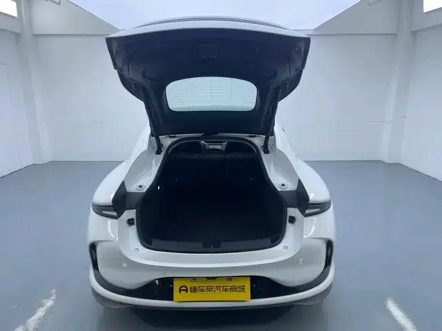 Zhiji L6 2024 Max Standard Edition 75kWh — миниатюра 20