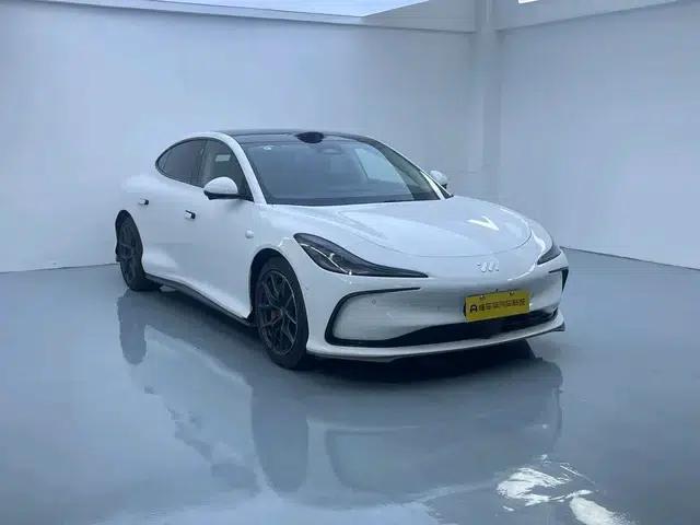 Zhiji L6 2024 Max Standard Edition 75kWh — миниатюра 3