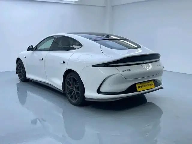 Zhiji L6 2024 Max Standard Edition 75kWh — миниатюра 5