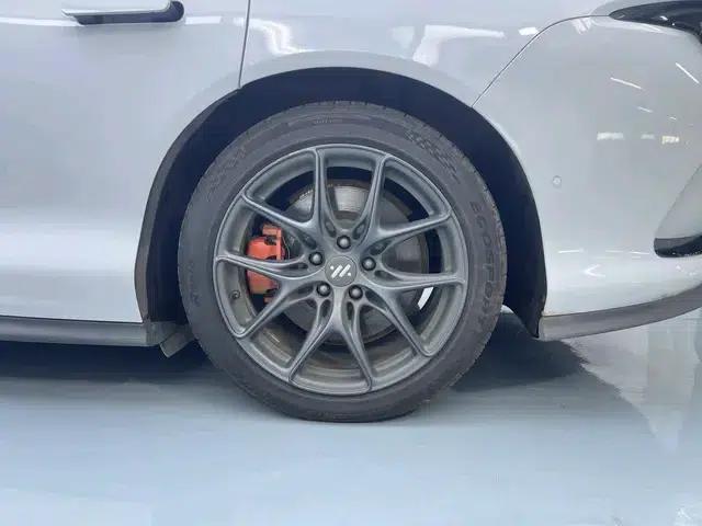 Zhiji L6 2024 Max Standard Edition 75kWh — миниатюра 9